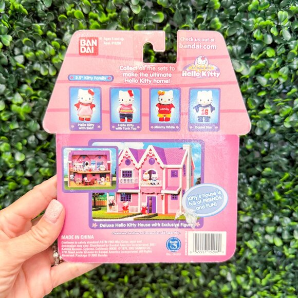 Vintage 2002 At Home with Hello Kitty – Hello Kitty with Skirt Figurine NEW - Picture 2 of 2